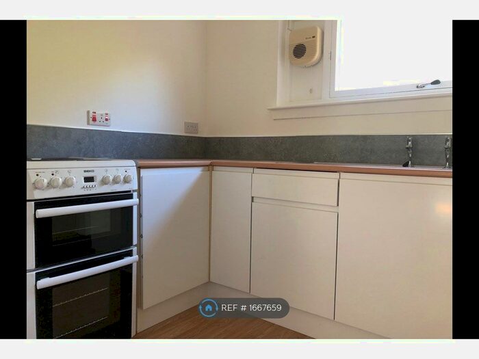 2 Bedroom Flat To Rent In Lulworth Court, Dundee, DD4
