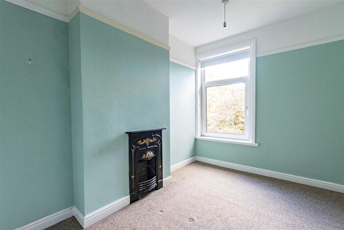 2 Bedroom Semi-Detached House For Sale In Brockwell Lane, Brockwell, Chesterfield, S40