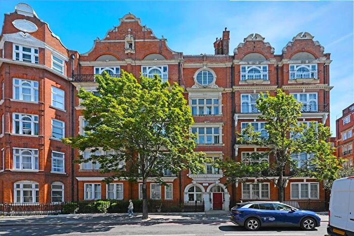 1 Bedroom Flat For Sale In Earls Court Road, SW5