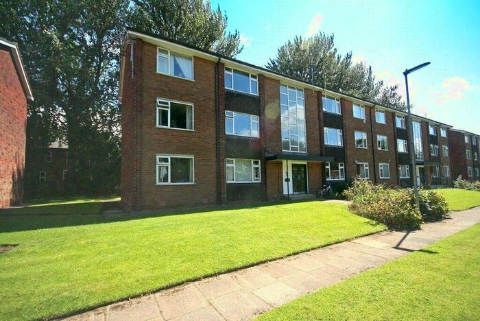 2 Bedroom Apartment To Rent In Barlow Moor Court, Didsbury, Manchester, M20