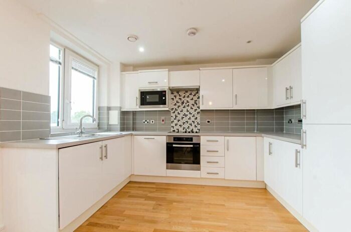 2 Bedroom Flat To Rent In Wearside Road, London, SE13