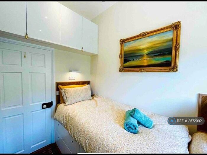 2 Bedroom Flat To Rent In Belmont House, Ventnor, PO38