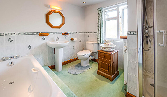 2 Bedroom Cottage For Sale In Mill Cottages, Yapton Road, PO22