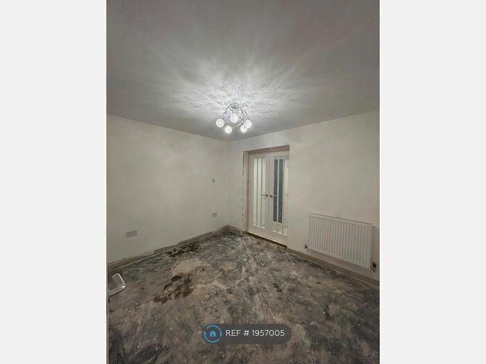 2 Bedroom Bungalow To Rent In Crofton Close, Ashford, TN24