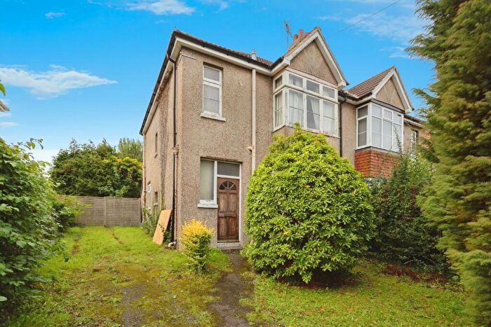 3 Bedroom Semi Detached House For Sale In Park Road, Waterlooville, Hampshire, PO7