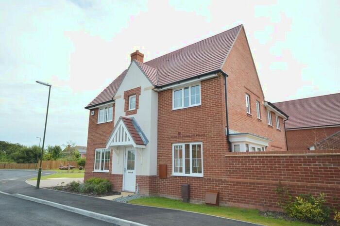 3 Bedroom Semi-Detached House To Rent In Sandpiper Walk, West Wittering, PO20