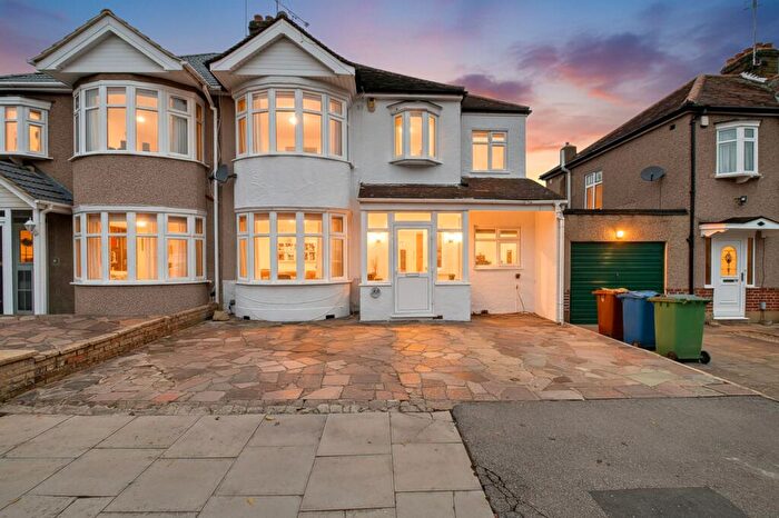 5 Bedroom Semi-Detached House To Rent In Grosvenor Avenue, Harrow, HA2