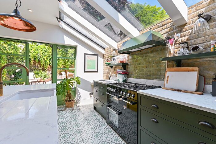 3 Bedroom Property To Rent In Glebe Street, W4