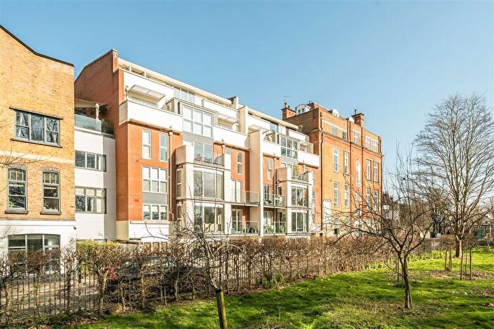 3 Bedroom Flat For Sale In Lawn Lane, South Lambeth, SW8