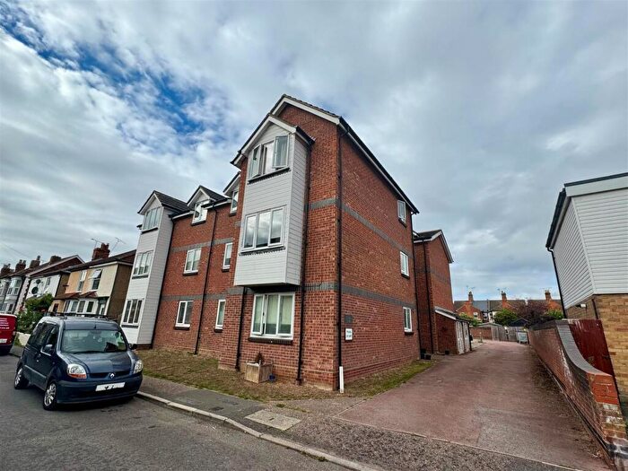 1 Bedroom Apartment For Sale In Cookes Lodge, Burnham-On-Crouch, CM0