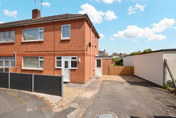 3 Bedroom End Of Terrace House For Sale In Mendip Close, Keynsham, Bristol, BS31