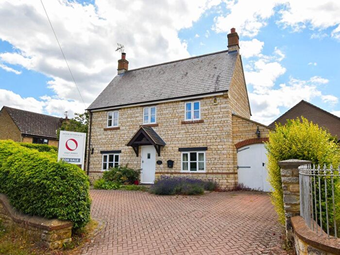 3 Bedroom Detached House For Sale In Milthorpe, Lois Weedon, NN12