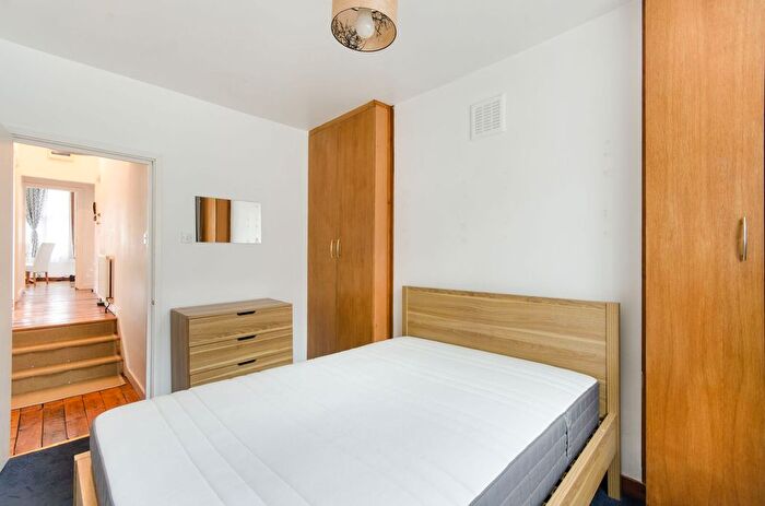 2 Bedroom Flat To Rent In Portnall Road, Maida Vale, London, W9