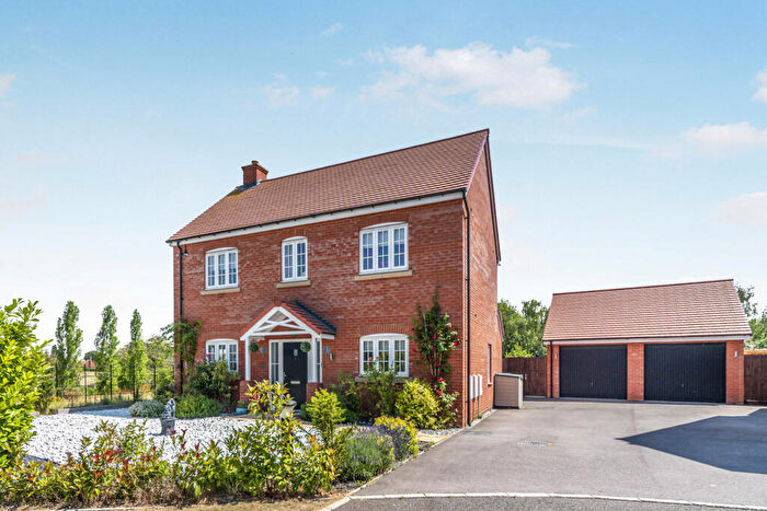 4 Bedroom Detached House To Rent In Cranwell Circle, Shortstown, Bedford, MK42
