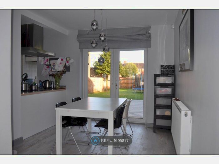 3 Bedroom Semi-Detached House To Rent In Abbey Road, Coventry, CV3
