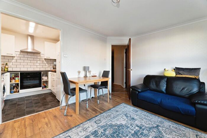 1 Bedroom Flat To Rent In Latchingdon Court, Forest Road, Walthamstow, London, E17