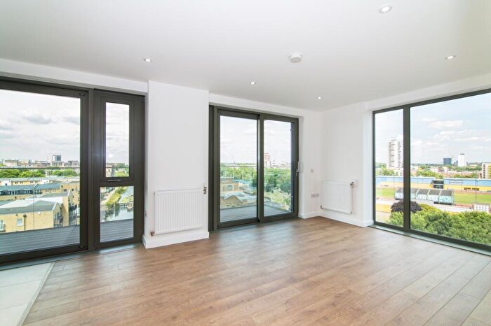 2 Bedroom Apartment To Rent In Bootmakers Court, The Watermark, Limehouse, E1