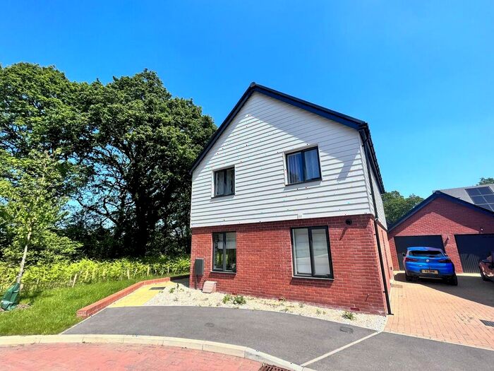 4 Bedroom Detached House To Rent In Barn Owl Close, Whiteley, PO15