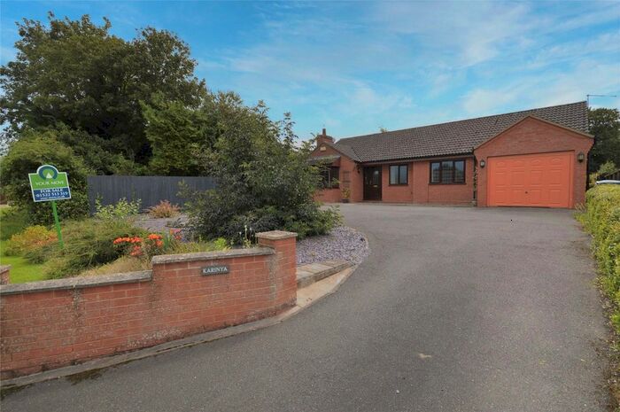 2 Bedroom Bungalow For Sale In Newbridge Lane, Covenham St. Mary, Louth, Lincolnshire, LN11