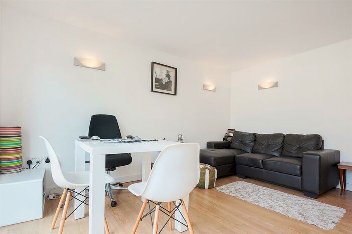 1 Bedroom Flat To Rent In Green Lanes, Stoke Newington, London, N16