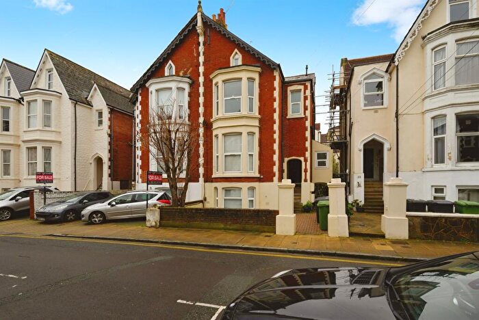 1 Bedroom Flat For Sale In Shaftesbury Road, Southsea, PO5