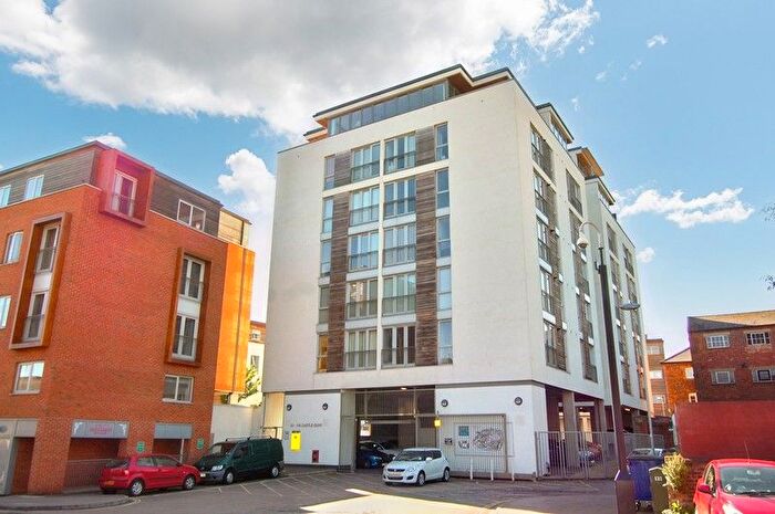 1 Bedroom Flat To Rent In Castle Quay, Castle Lane, Bedford, MK40