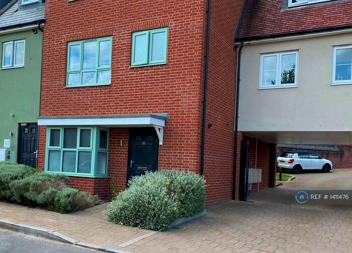 1 Bedroom Flat To Rent In Summerhouse Hill, Buckingham, MK18