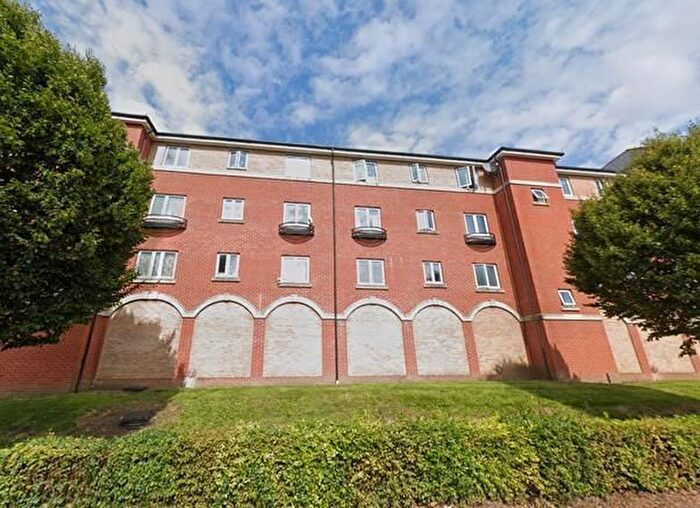 2 Bedroom Flat To Rent In Padstow Road, Swindon, SN2