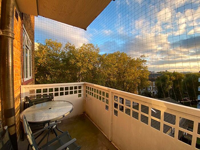 3 Bedroom Flat To Rent In Inwood Court, Rochester Square, London, NW1