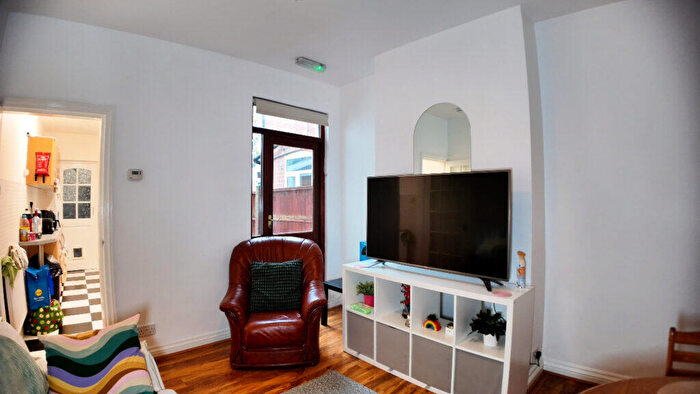 3 Bedroom Terraced House To Rent In Kitchener Road, Selly Park, Birmingham, B29