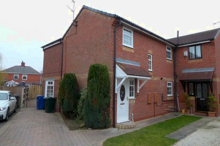 3 Bedroom Semi-Detached House To Rent In Charles Court, Thorne, DN8