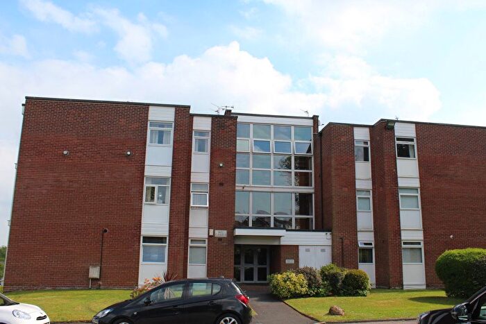2 Bedroom Flat To Rent In Meade Close, Prescot, Merseyside, L35