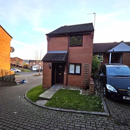 2 Bedroom Semi-Detached House To Rent In Garratts Way, High Wycombe, HP13