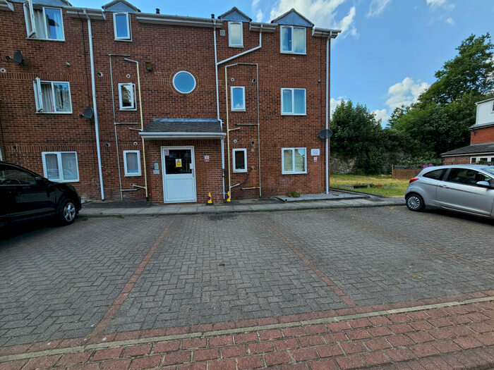 2 Bedroom Flat To Rent In Delph Court, Leeds, LS6