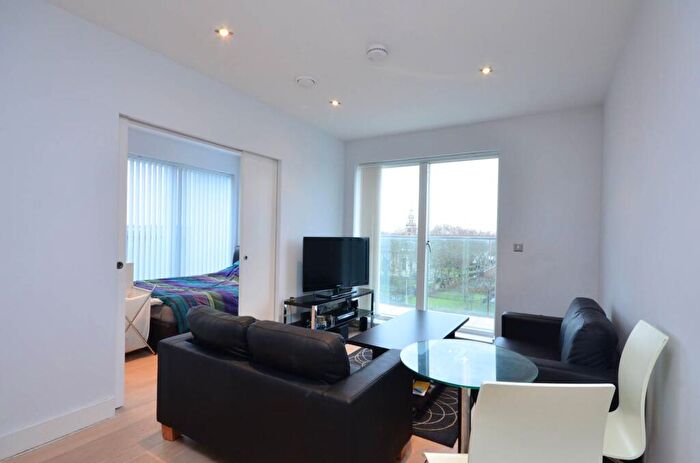 3 Bedroom Flat For Sale In Theatro Tower, Greenwich, London, SE8