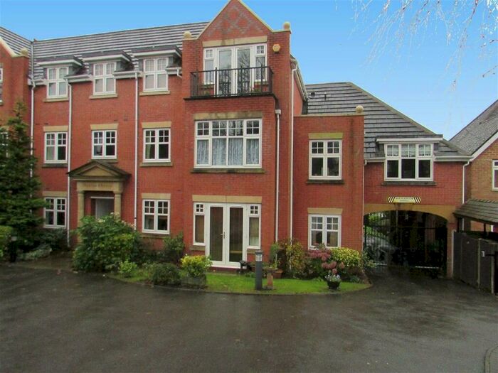 2 Bedroom Flat To Rent In Oakland House, Four Oaks, B74