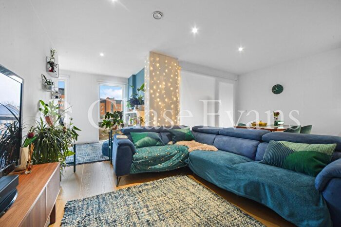 3 Bedroom Property For Sale In Westferry Road, Isle Of Dogs, London, E14