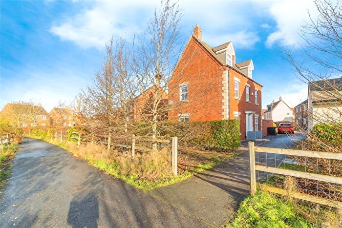 4 Bedroom Detached House For Sale In Linnet Way, Leighton Buzzard, Bedfordshire, LU7