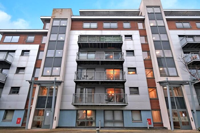 2 Bedroom Flat To Rent In Charlotte Street, Aberdeen, AB25
