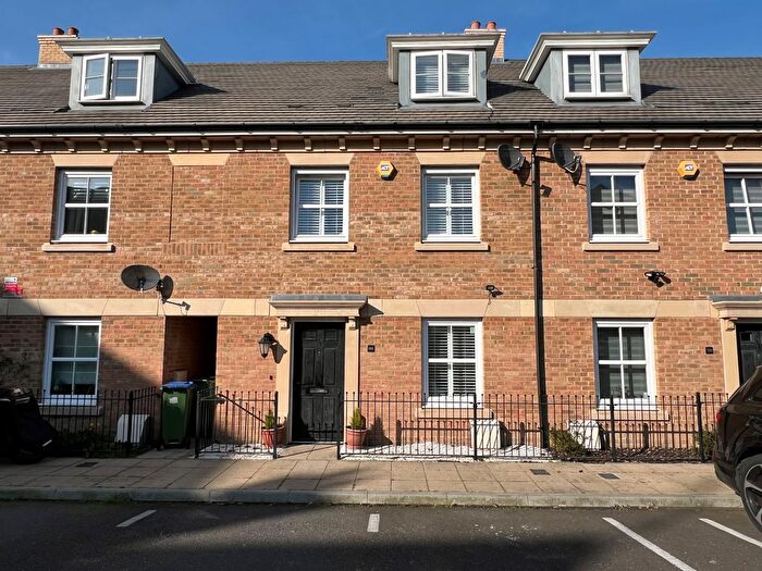 4 Bedroom Terraced House To Rent In Rainbow Road, Erith, DA8