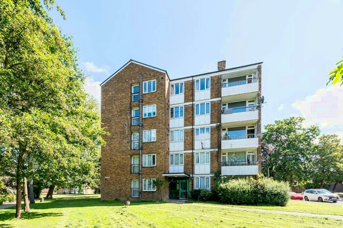 1 Bedroom Flat To Rent In Casterbridge Road, Blackheath, London, SE3