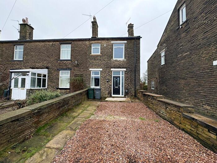 2 Bedroom End Of Terrace House To Rent In Bentfield Cottages, Clayton, Bradford, BD14