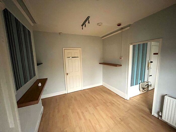 1 Bedroom Flat For Sale In Flat, , Biscot Road, Bedfordshire, LU3