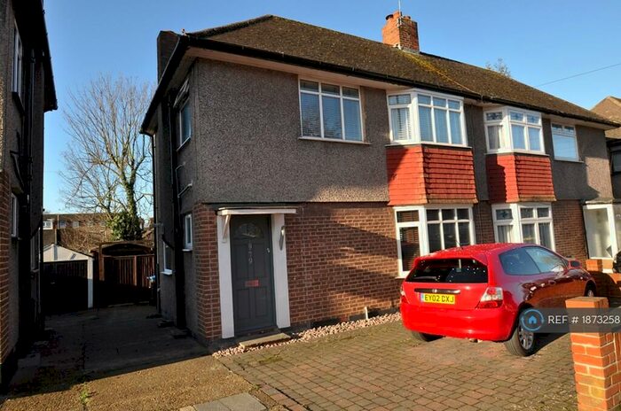 2 Bedroom Semi-Detached House To Rent In Garth Road, Morden, SM4