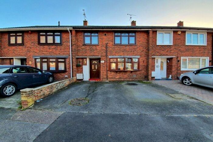 3 Bedroom Property To Rent In Witchards, Basildon, SS16