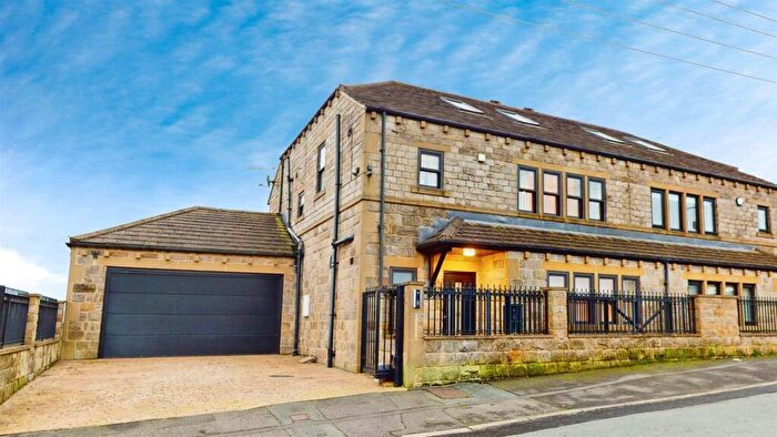 4 Bedroom Semi Detached House For Sale In Windmill Square, Stanage Lane, Shelf, HX3