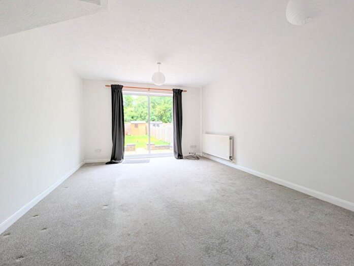 2 Bedroom House To Rent In Wordsworth Place, Horsham, RH12