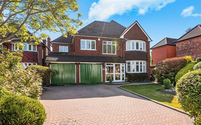 4 Bedroom Detached House For Sale In Green Lanes, Wylde Green, Sutton Coldfield, B73