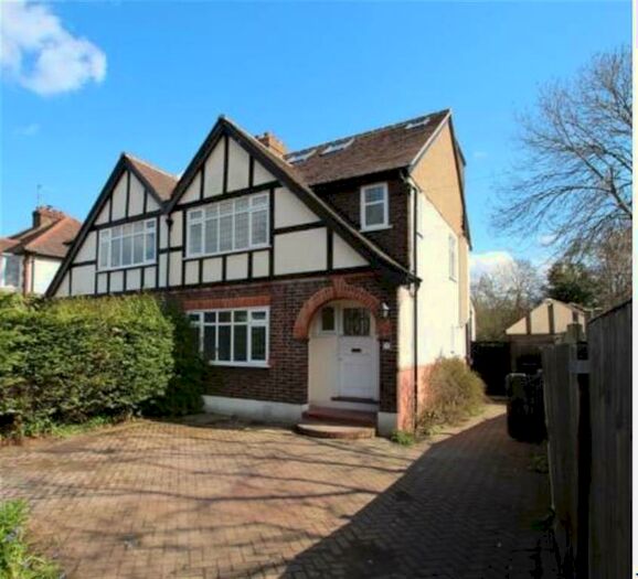 1 Bedroom Private Hall To Rent In Esher Road, East Molesey, KT8