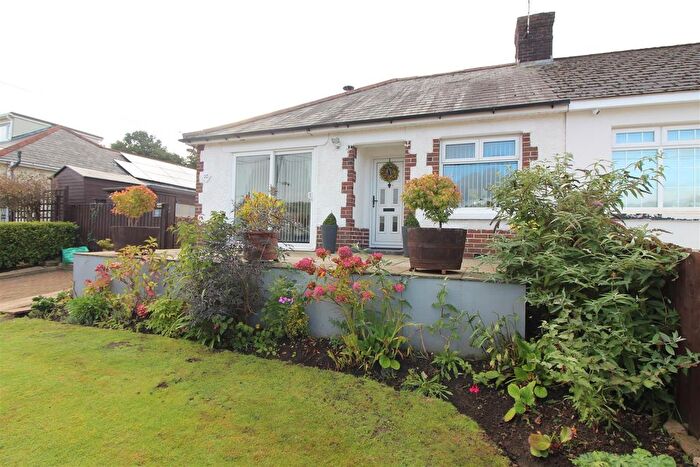 3 Bedroom Semi Detached Bungalow For Sale In Halls Road, Newbridge, NP11